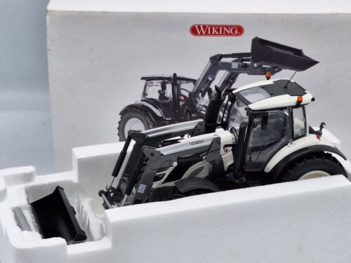 Valtra T174 met Voorlader