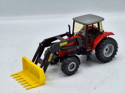 Massey Ferguson 4270 met Stoll Voorlader