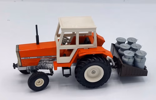 Massey Ferguson 3050 A met Bakje en Melkbussen SK2853