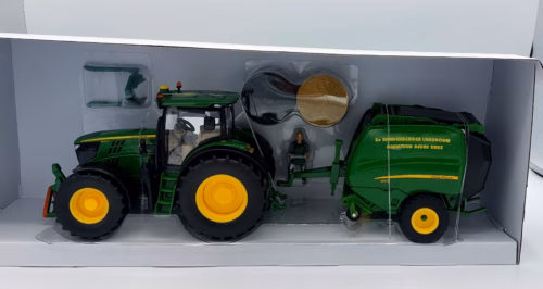 John Deere 6175R met Balenpers (Hardenberg 2023)