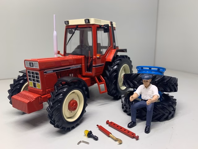 IH 1056 XL met Dubbellucht Chartres 2021