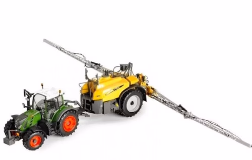 Fendt 718 Vario met Challenger RoGator 344 ROS60400