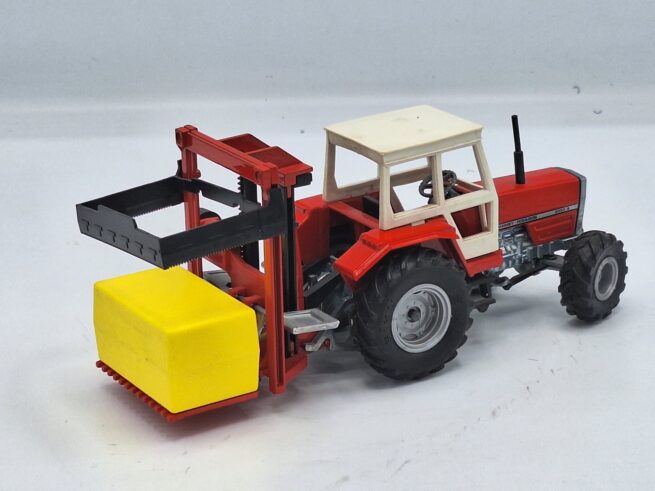 Massey Ferguson 3050 A met Kuilsnijder