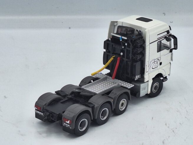 MAN TGX 41.680 XXL 8x6 Parelmoer Wit