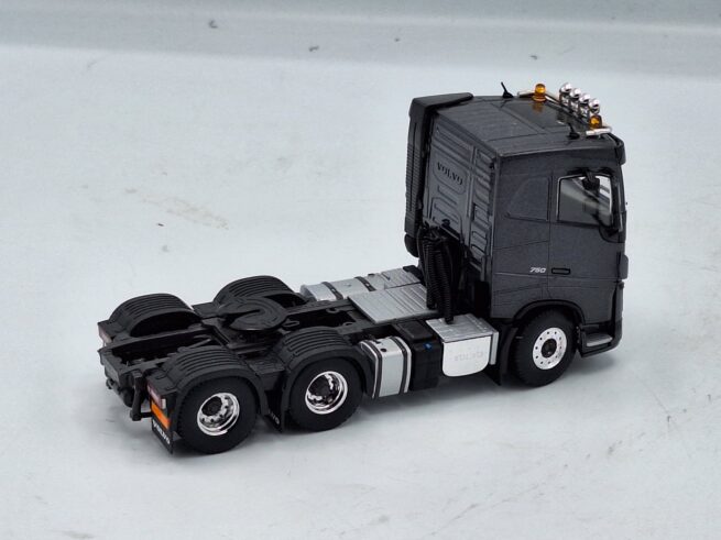 Premium Line Volvo FH4 Sleeper Cap 6x2 TAG Axle